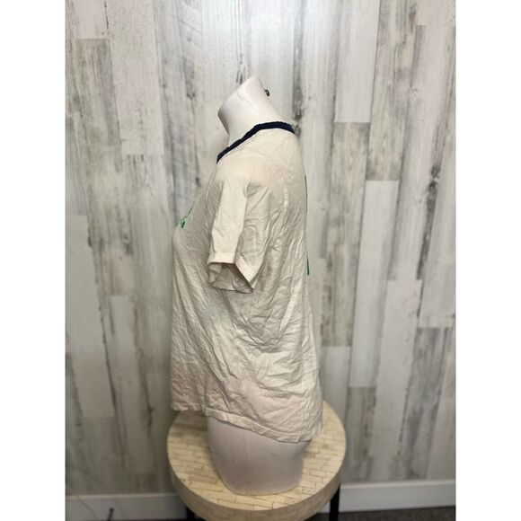 White tshirt - Picture 2 of 5